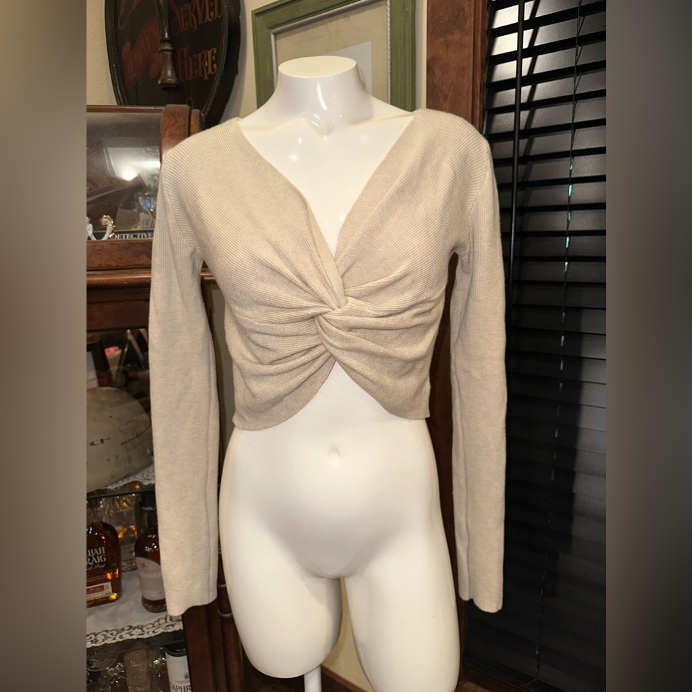 Dreamers by Debut Twist Front Ribbed Knit Crop Top - Picture 2 of 7